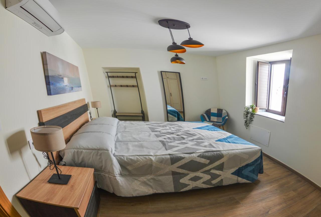 Apartamentos Turisticos Hornillo Caces Eksteriør billede