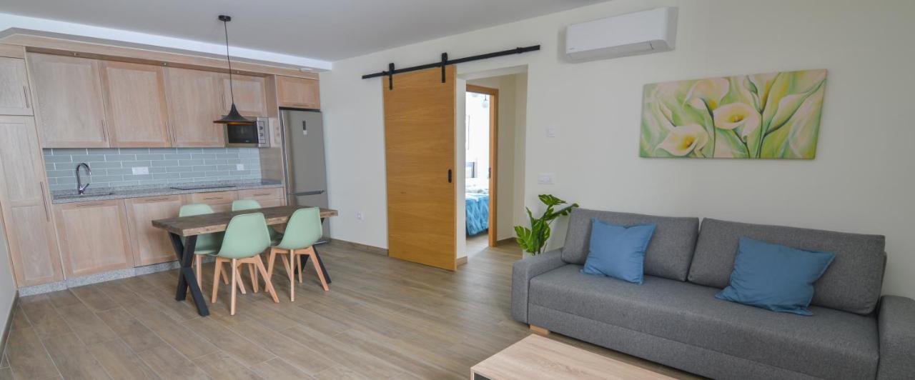 Apartamentos Turisticos Hornillo Caces Eksteriør billede